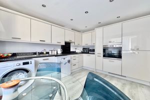 Kitchen- click for photo gallery